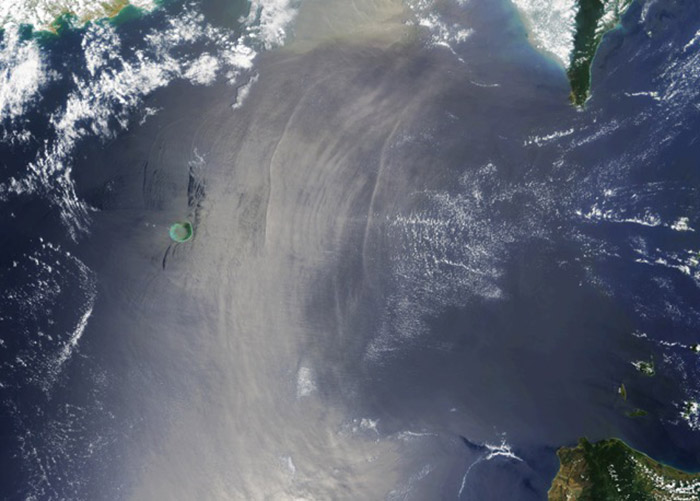 Photo: South China Sea internal waves seen from space. Photo: NASA and Global Ocean Associates