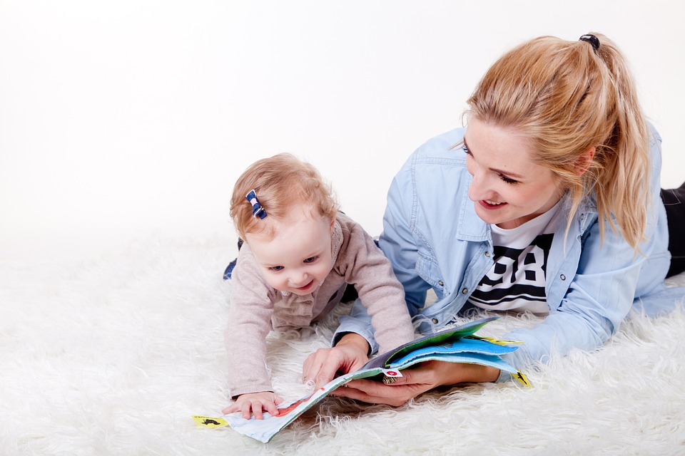 image of mom and child reading